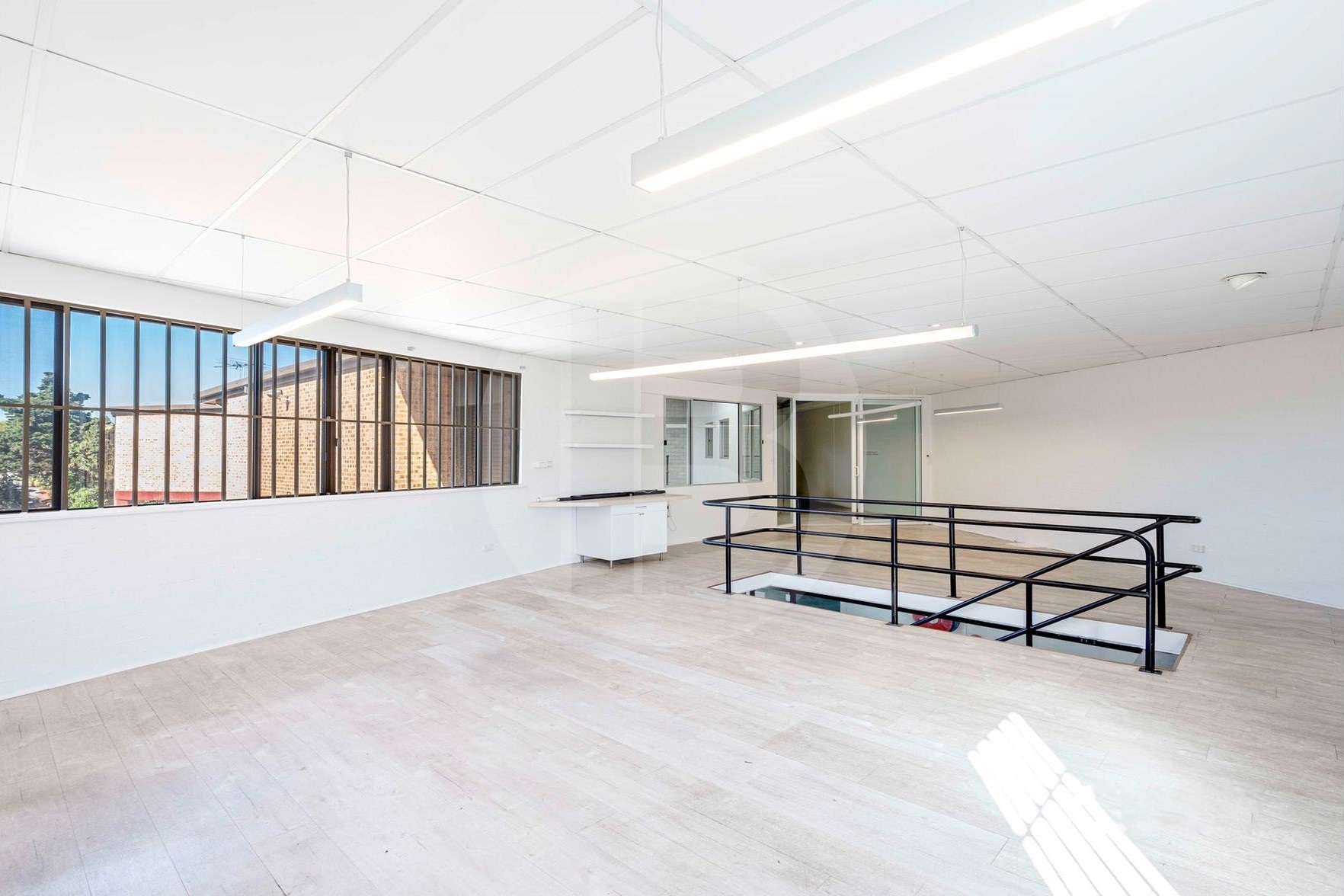 MODERN OPEN PLAN OFFICE IN LIDCOMBE MODERN OPEN PLAN OFFICE IN LIDCOMBE