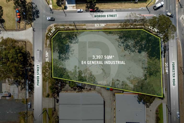 YARD SPACE ON CORNER POSITION YARD SPACE ON CORNER POSITION