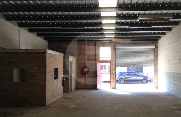 INDUSTRIAL WAREHOUSE FOR LEASE IN GIRRAWEEN INDUSTRIAL WAREHOUSE FOR LEASE IN GIRRAWEEN