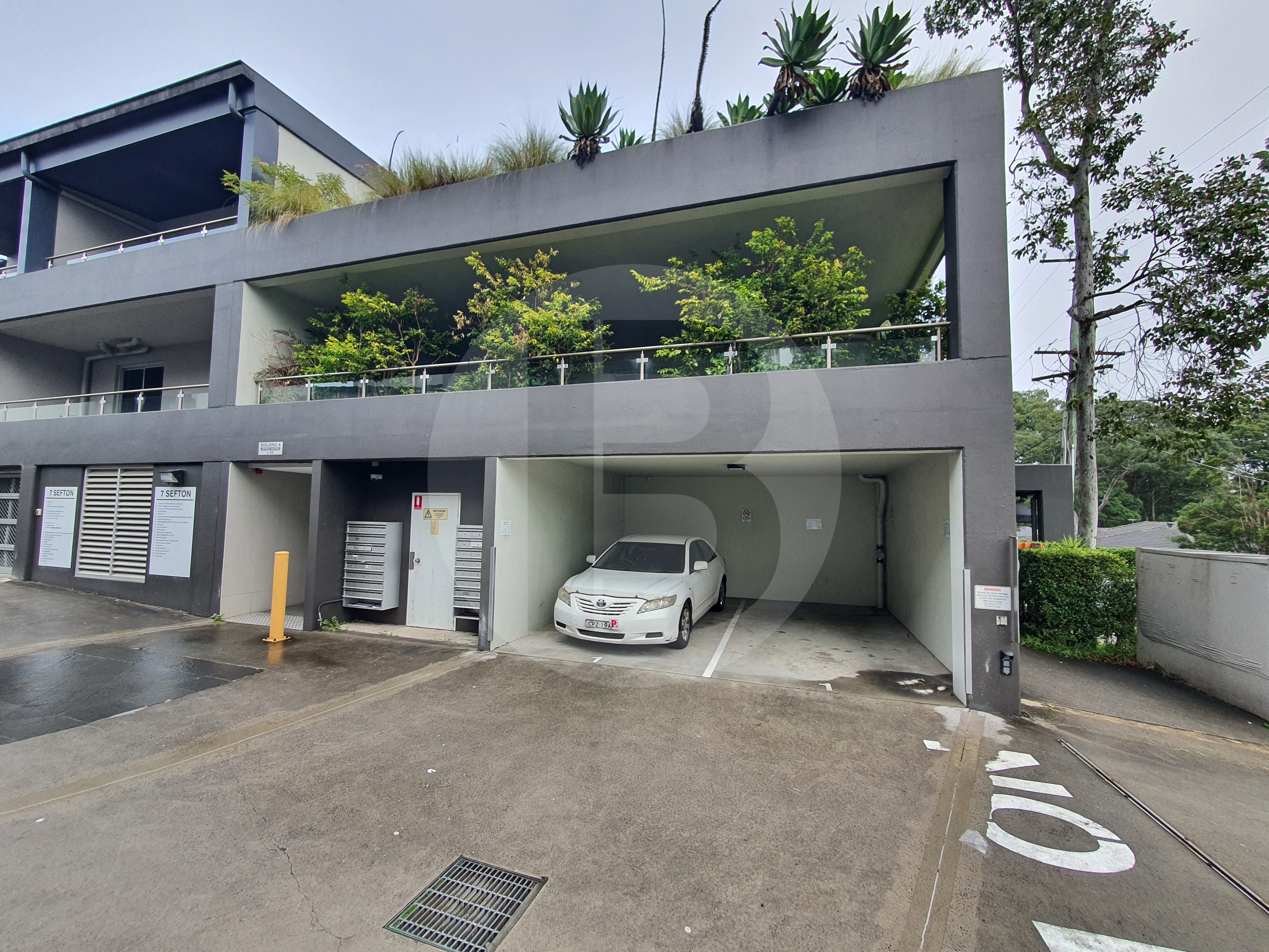 MODERN OFFICE SUITE WITH EXPANSIVE BALCONY