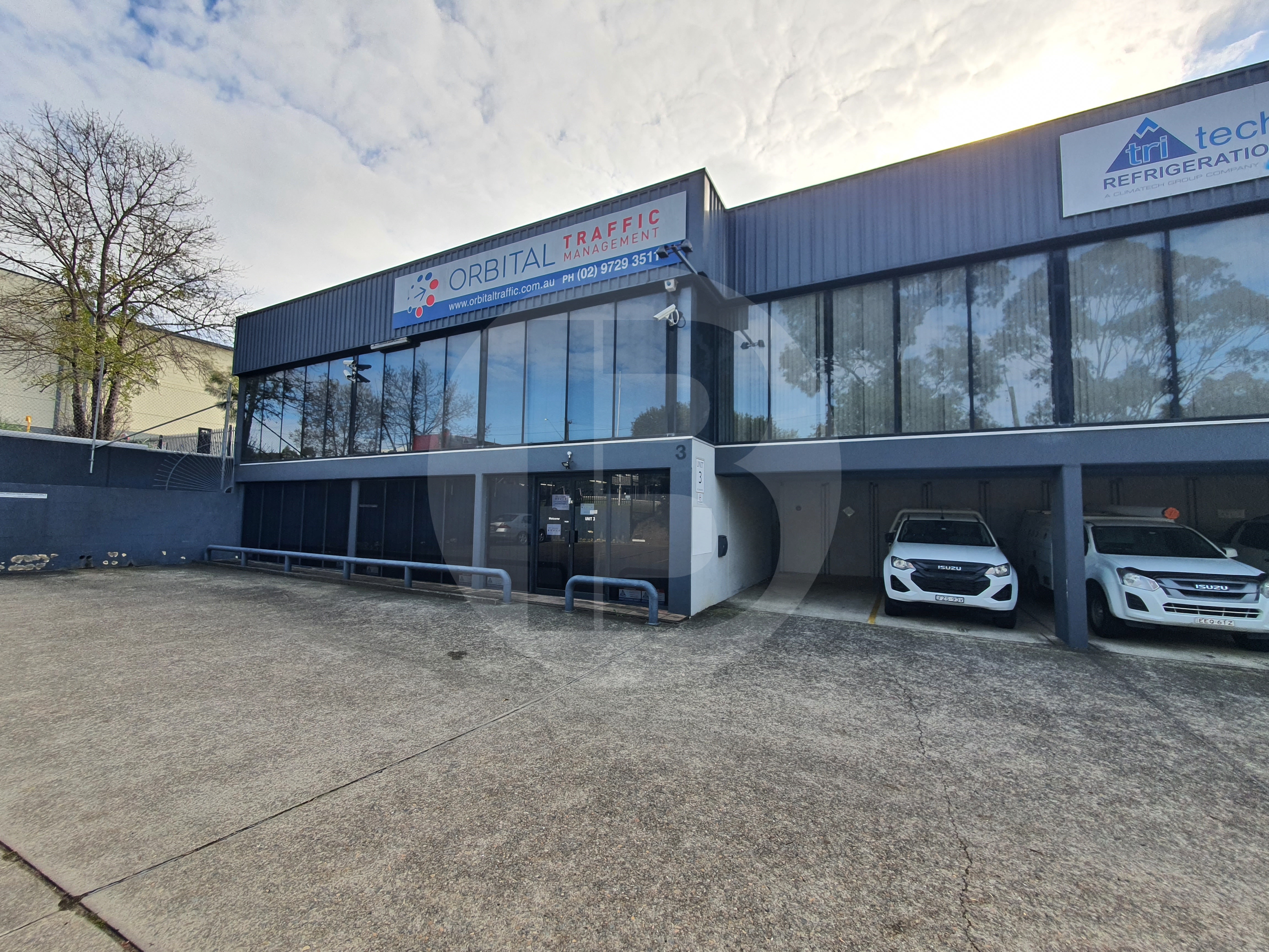 STREET FRONT UNIT FOR LEASE IN WETHERILL PARK