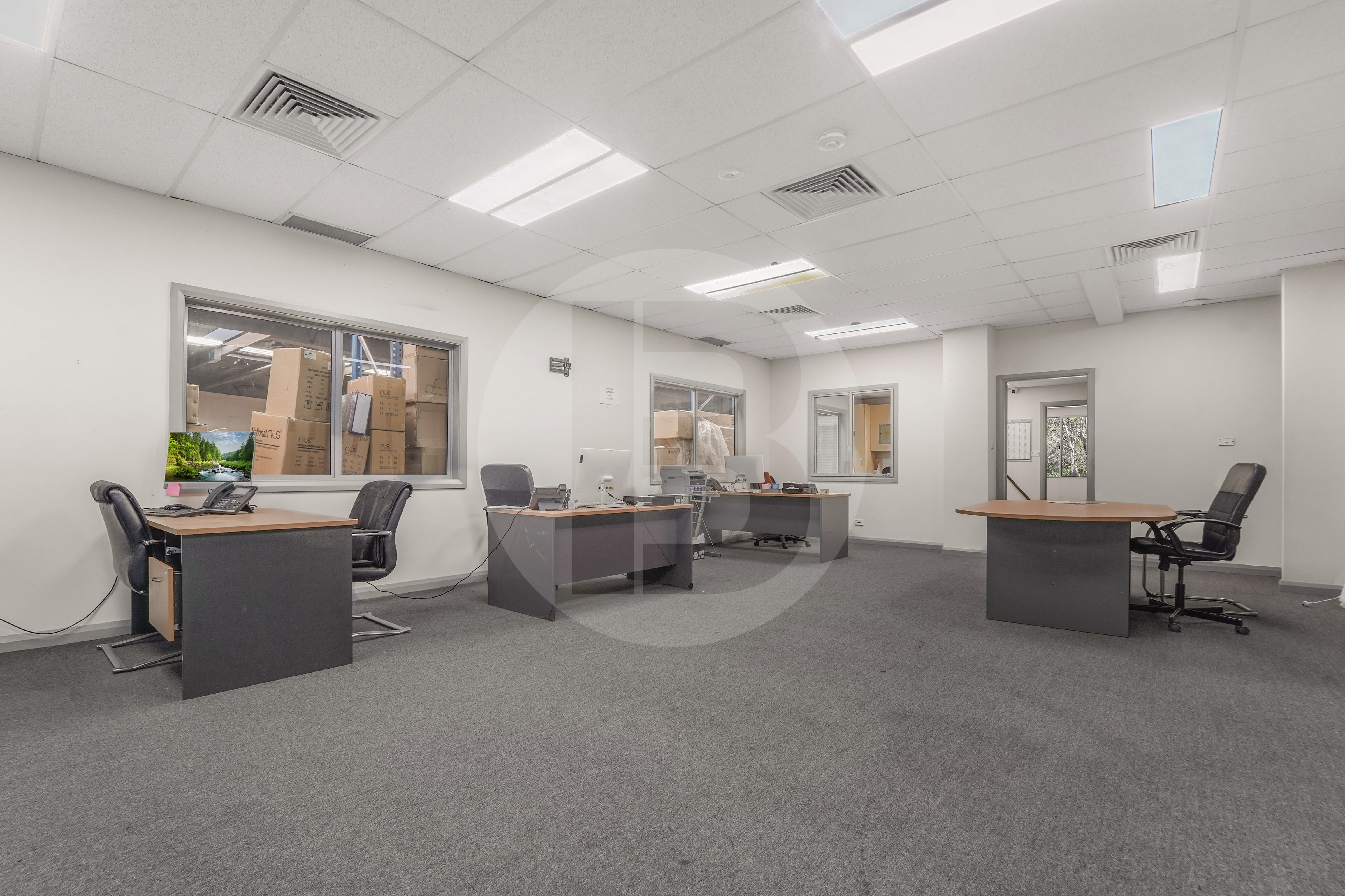 HIGH CLEARANCE WAREHOUSE WITH GREAT ACCESS HIGH CLEARANCE WAREHOUSE WITH GREAT ACCESS