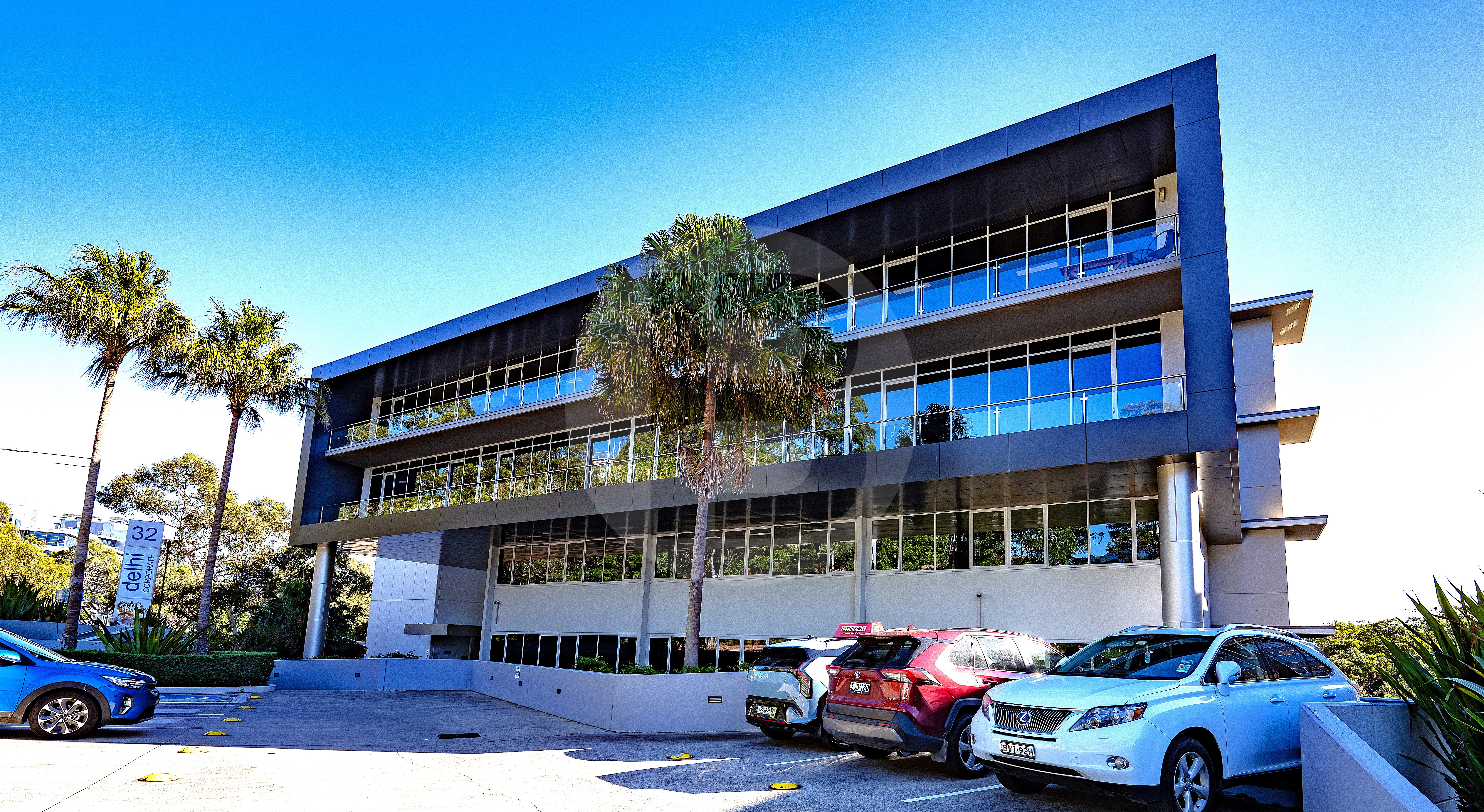 MODERN OFFICE WITH BALCONY