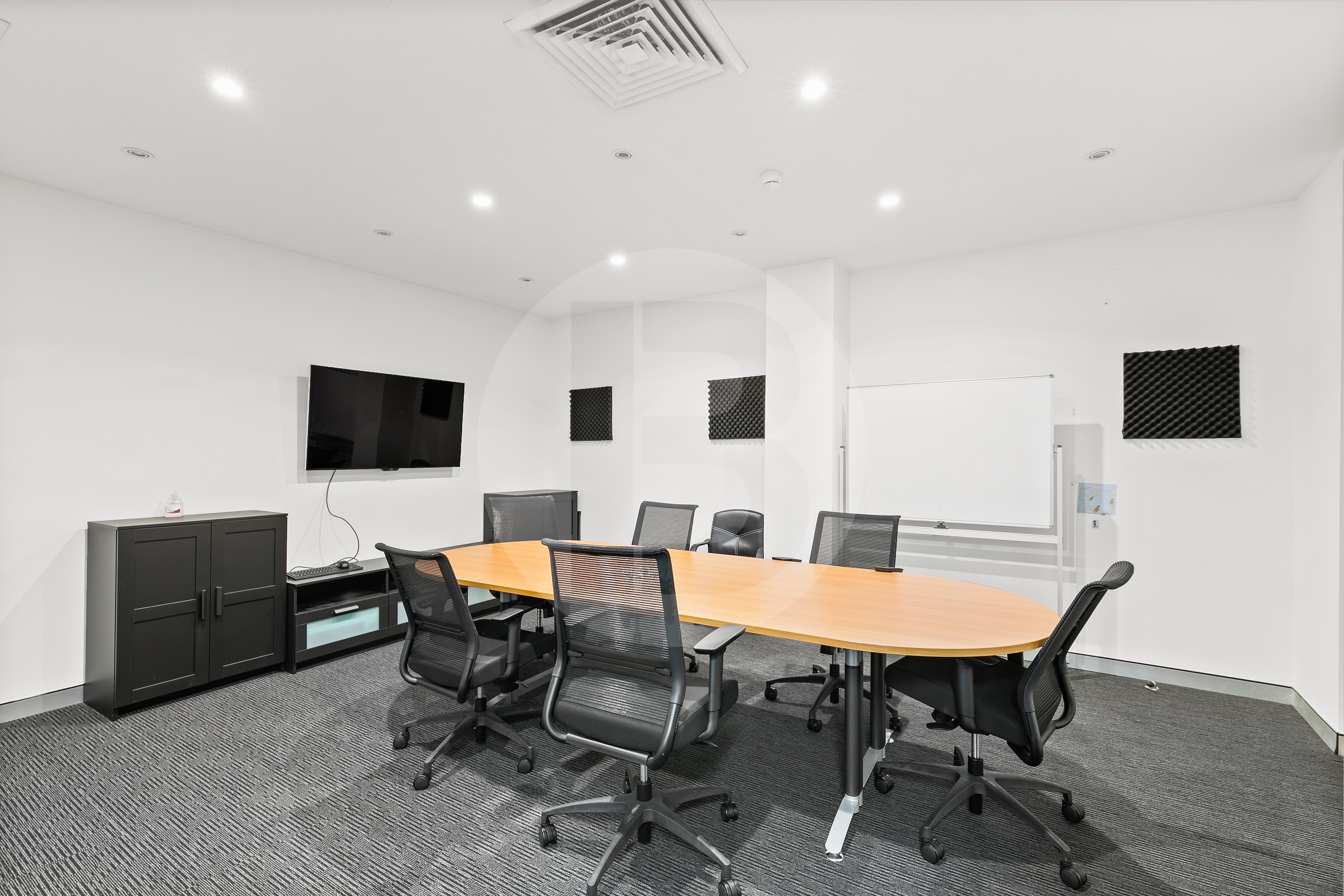 OFFICE WITH FITOUT