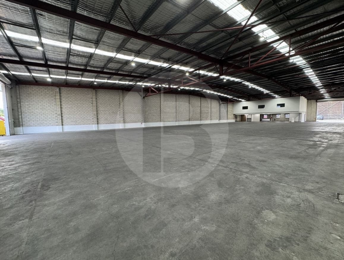 FUNCTIONAL INDUSTRIAL UNIT IN CORE INNER WEST