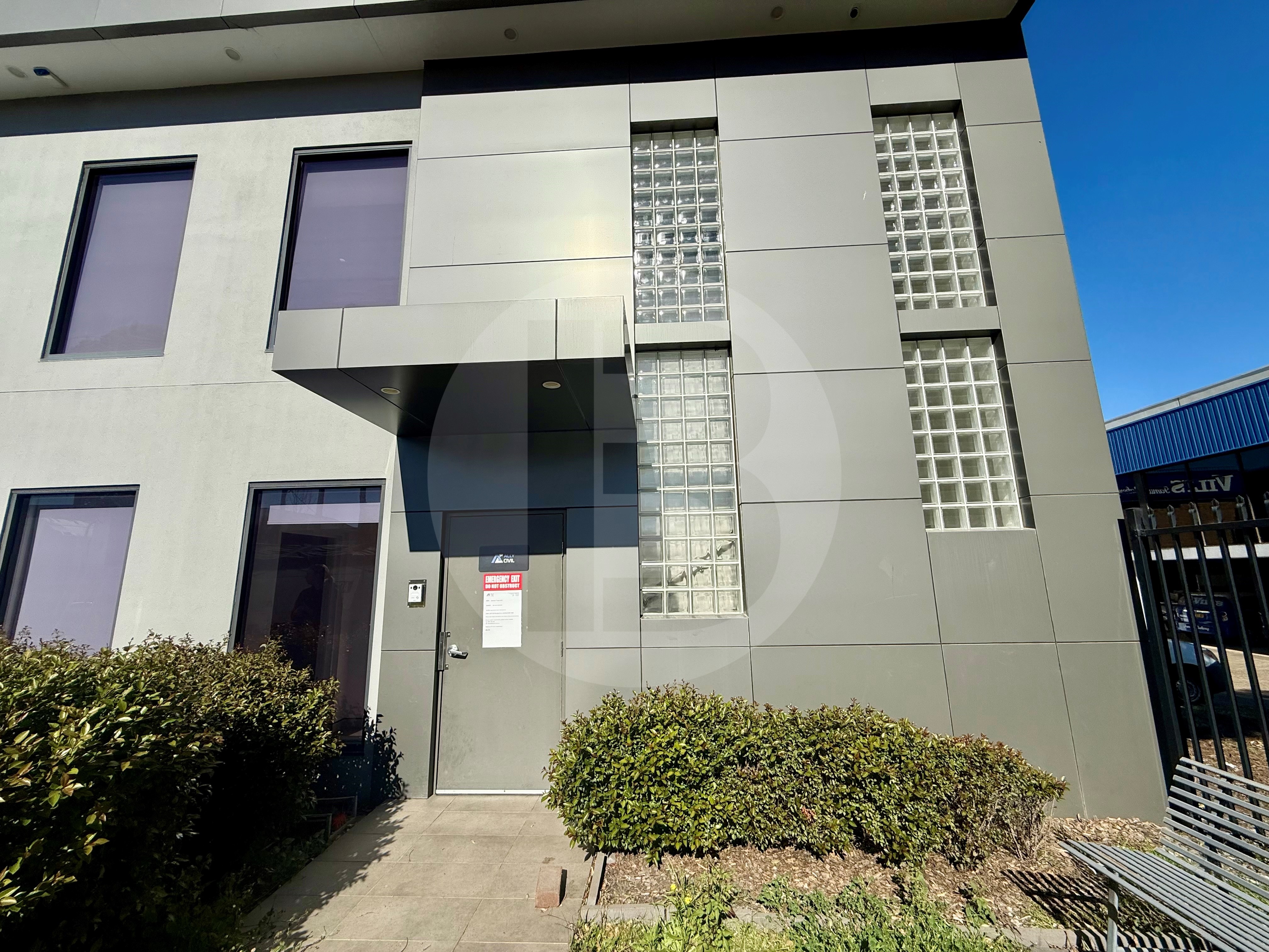 FULLY FURNISHED OFFICE SPACE