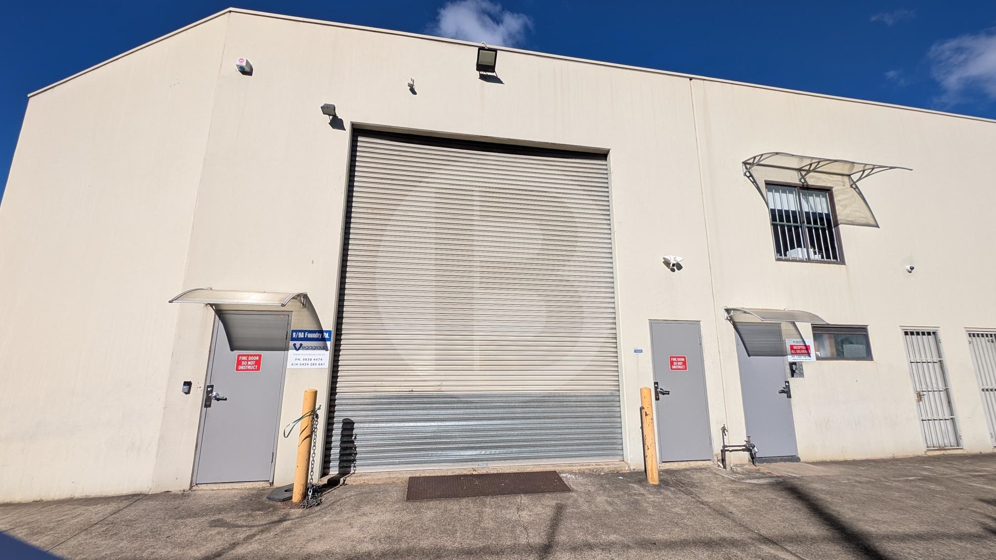 INDUSTRIAL WAREHOUSE FOR LEASE IN SEVEN HILLS INDUSTRIAL WAREHOUSE FOR LEASE IN SEVEN HILLS