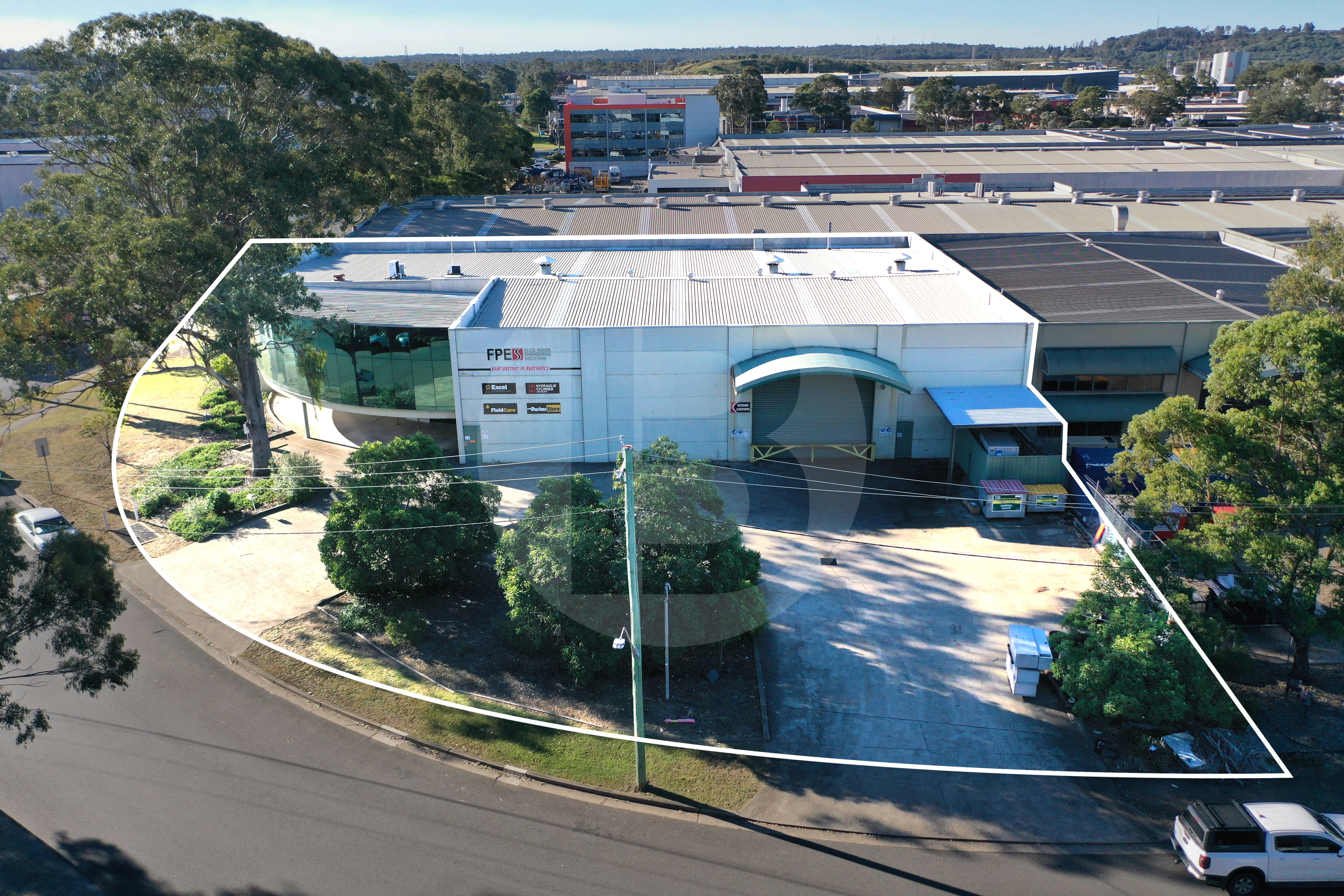 OUTSTANDING CORNER POSITION – BUILDING – 1404SQM OUTSTANDING CORNER POSITION – BUILDING – 1404SQM