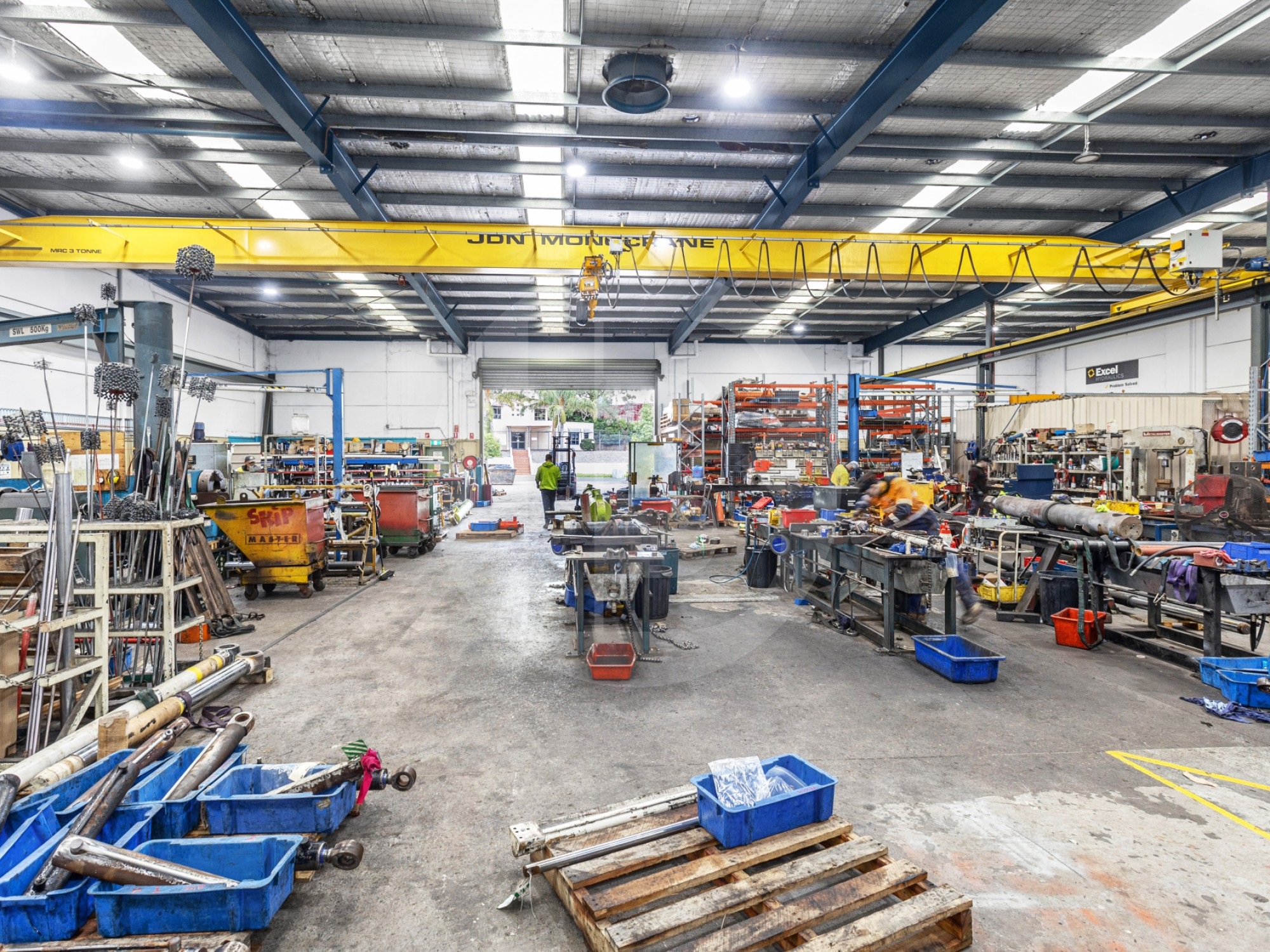 OUTSTANDING CORNER POSITION – BUILDING – 1404SQM OUTSTANDING CORNER POSITION – BUILDING – 1404SQM