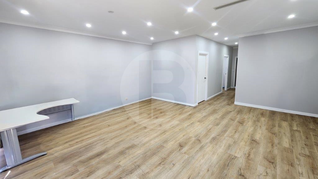 INDUSTRIAL WAREHOUSE FOR SALE IN SEVEN HILLS INDUSTRIAL WAREHOUSE FOR SALE IN SEVEN HILLS