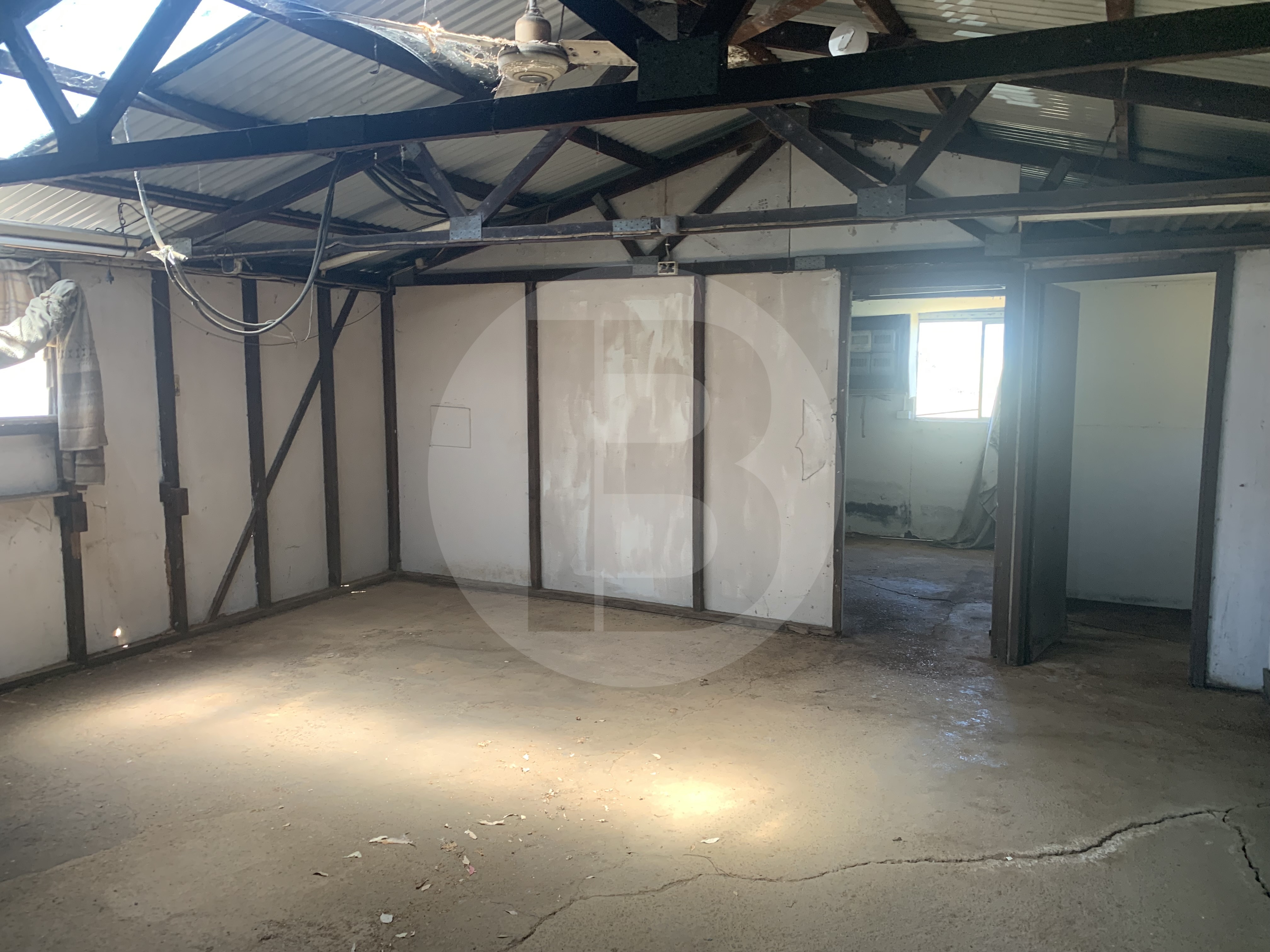 RARE INDUSTRIAL LAND FOR STORAGE WITH OLD HOUSE RARE INDUSTRIAL LAND FOR STORAGE WITH OLD HOUSE