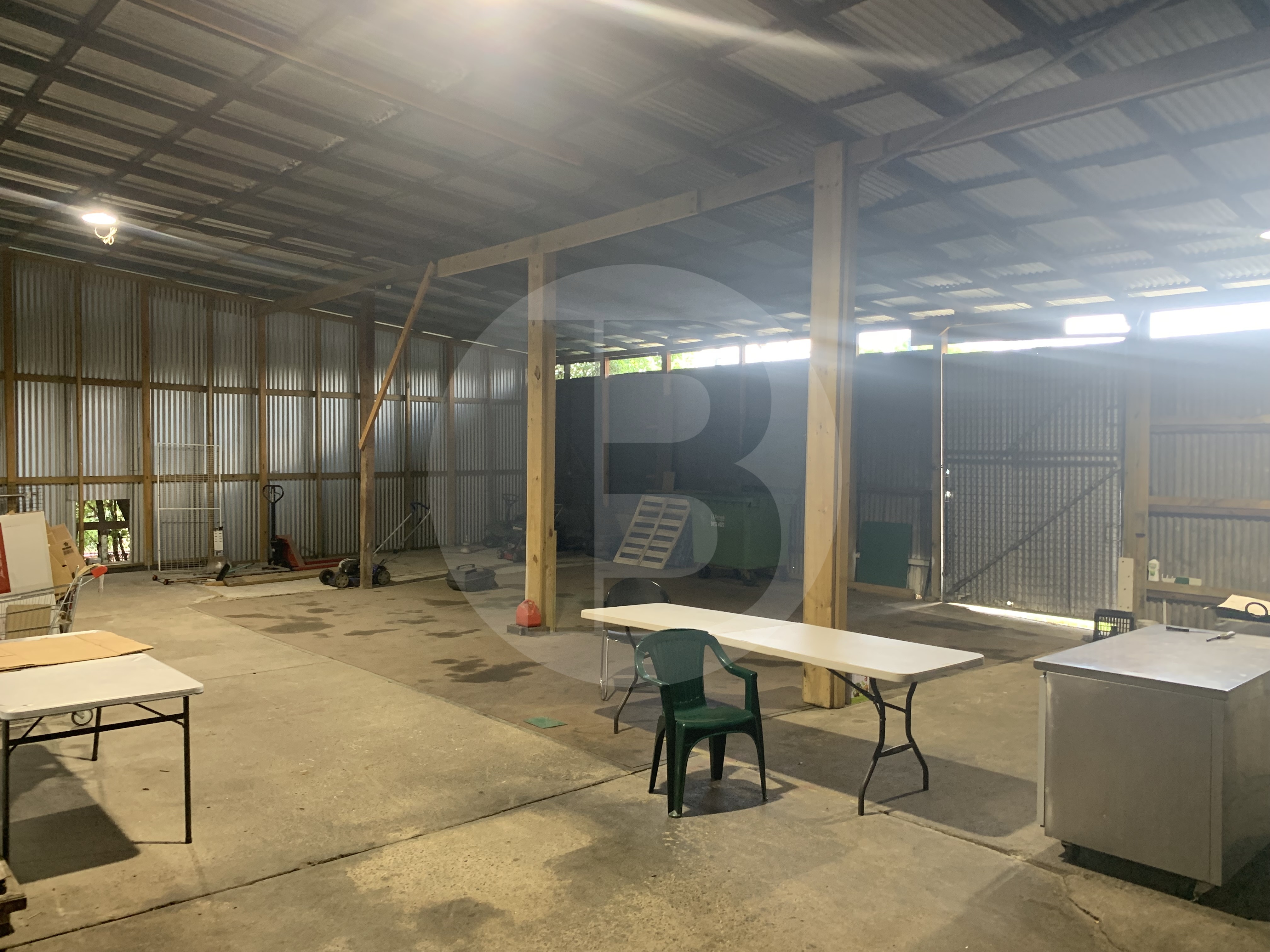 FACTORY/RETAIL SHOP WITH 400M YARD ATTACHED FACTORY/RETAIL SHOP WITH 400M YARD ATTACHED