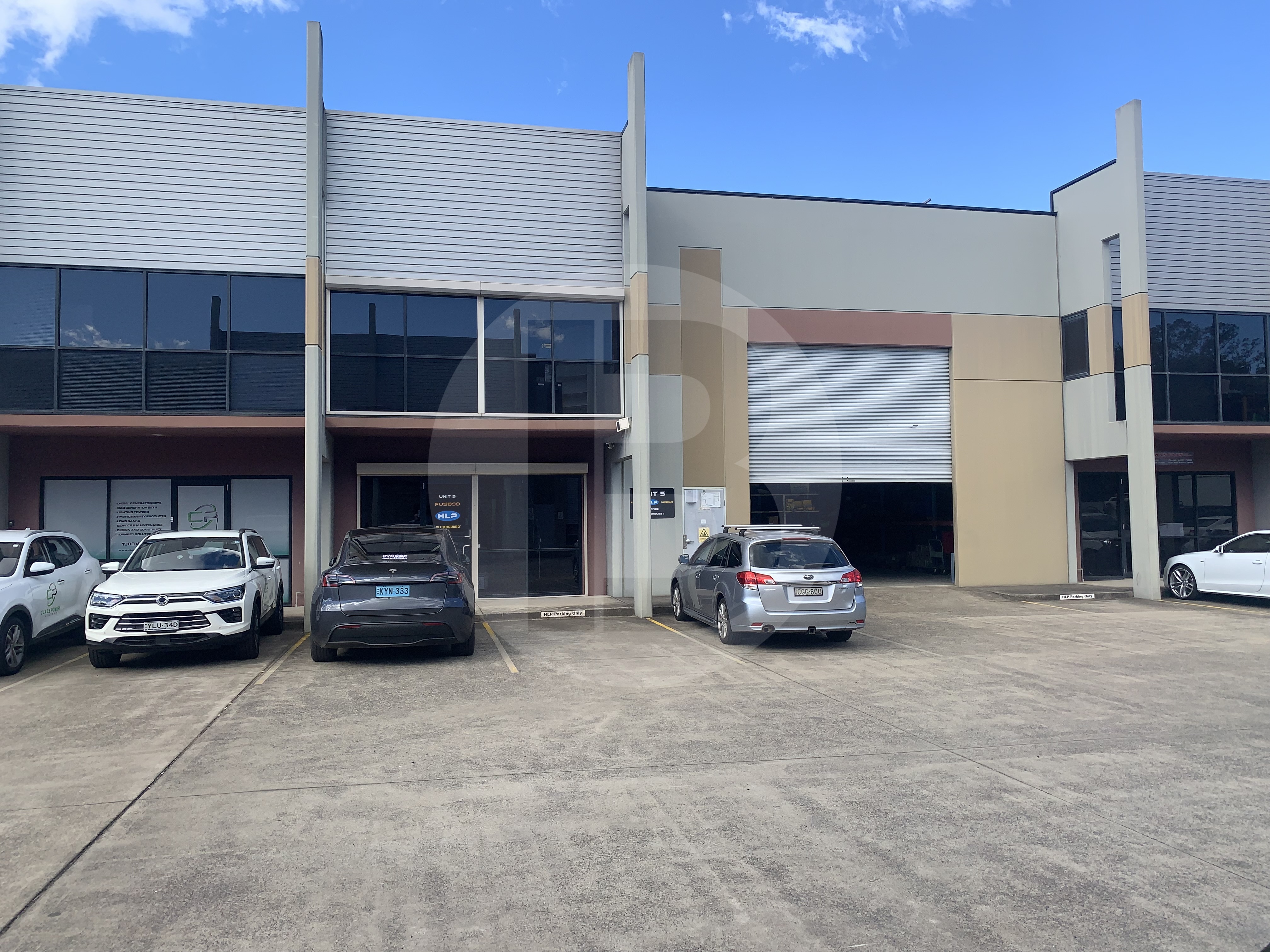 MODERN UNIT IN CLEAN SMALL SECURE ESTATE